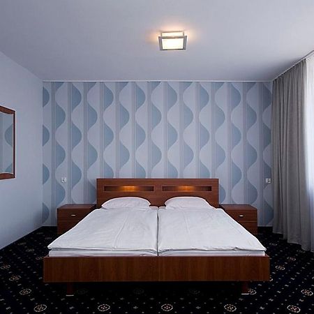 Hotel Naramowice Posen Exterior foto