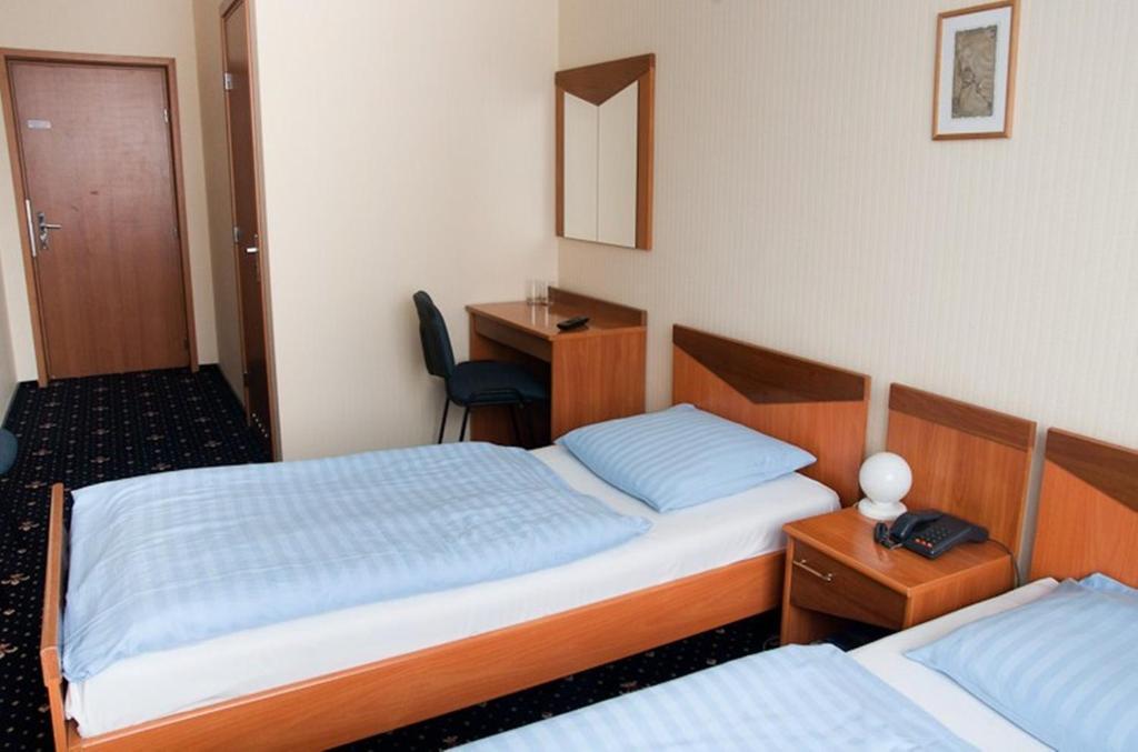 Hotel Naramowice Posen Zimmer foto