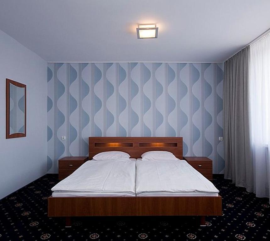 Hotel Naramowice Posen Exterior foto