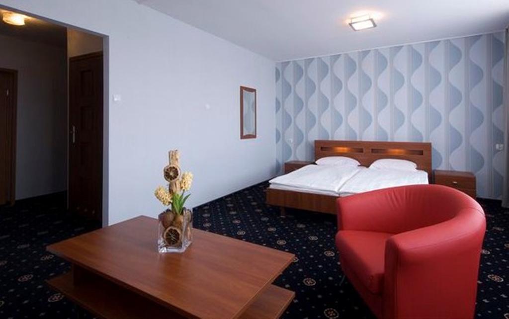 Hotel Naramowice Posen Zimmer foto